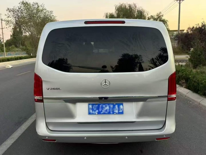 潍坊17年奔驰V8