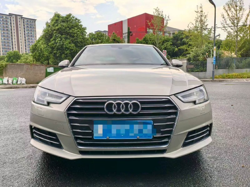 成都18年奥迪A4L1