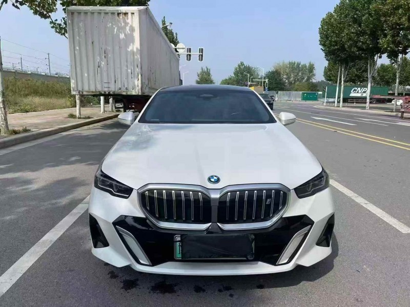 新乡25年宝马I51