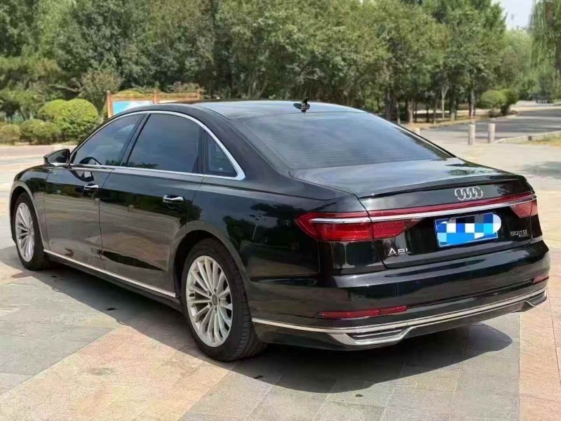 烟台21年奥迪A8L7