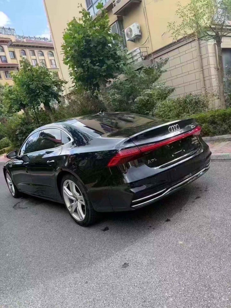 济宁24年奥迪A7L8
