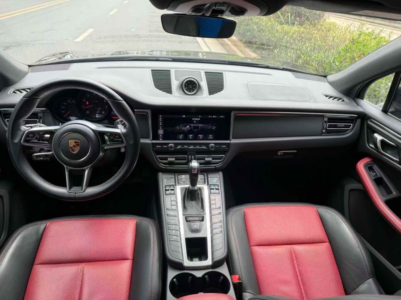 张家界22年保时捷Macan5