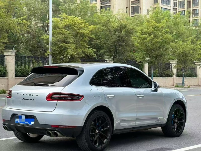 郑州16年保时捷Macan8