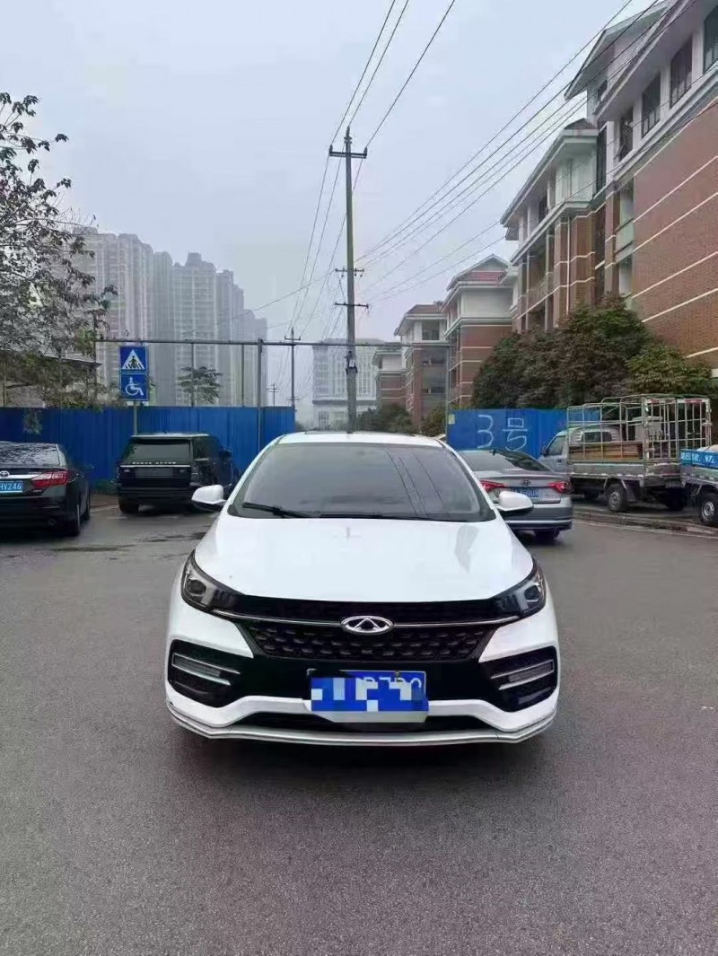 南宁22年奇瑞艾瑞泽1