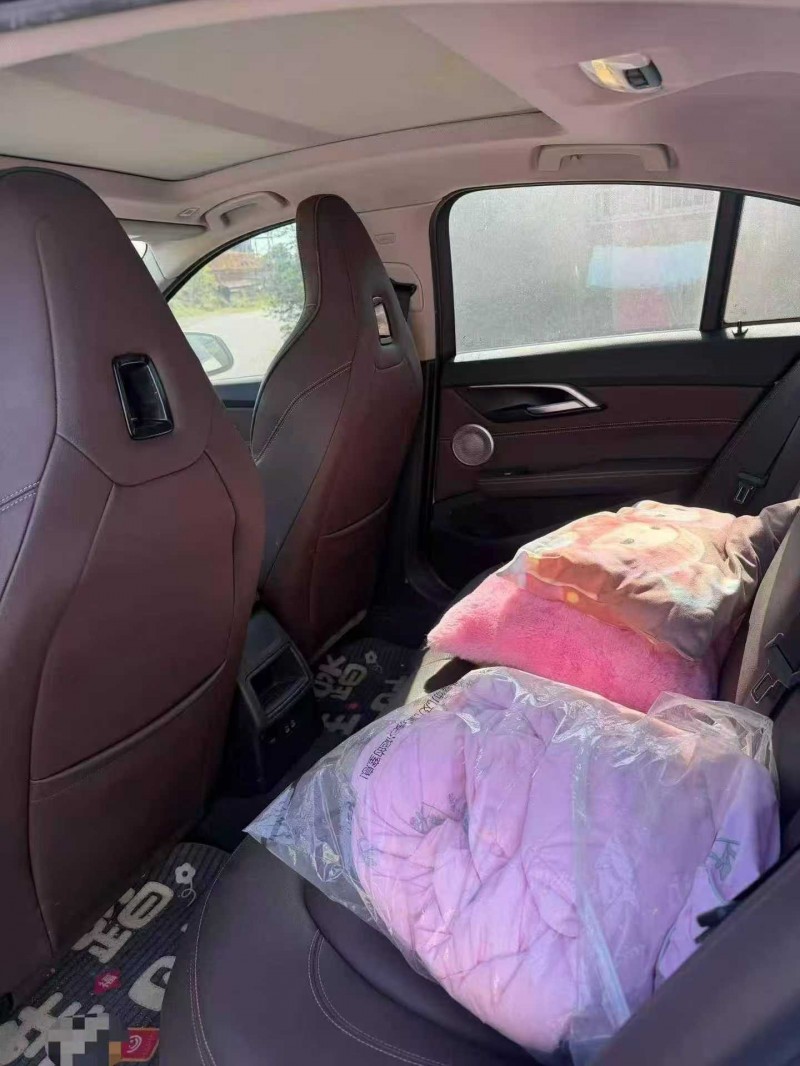 赣州21年宝马1系5