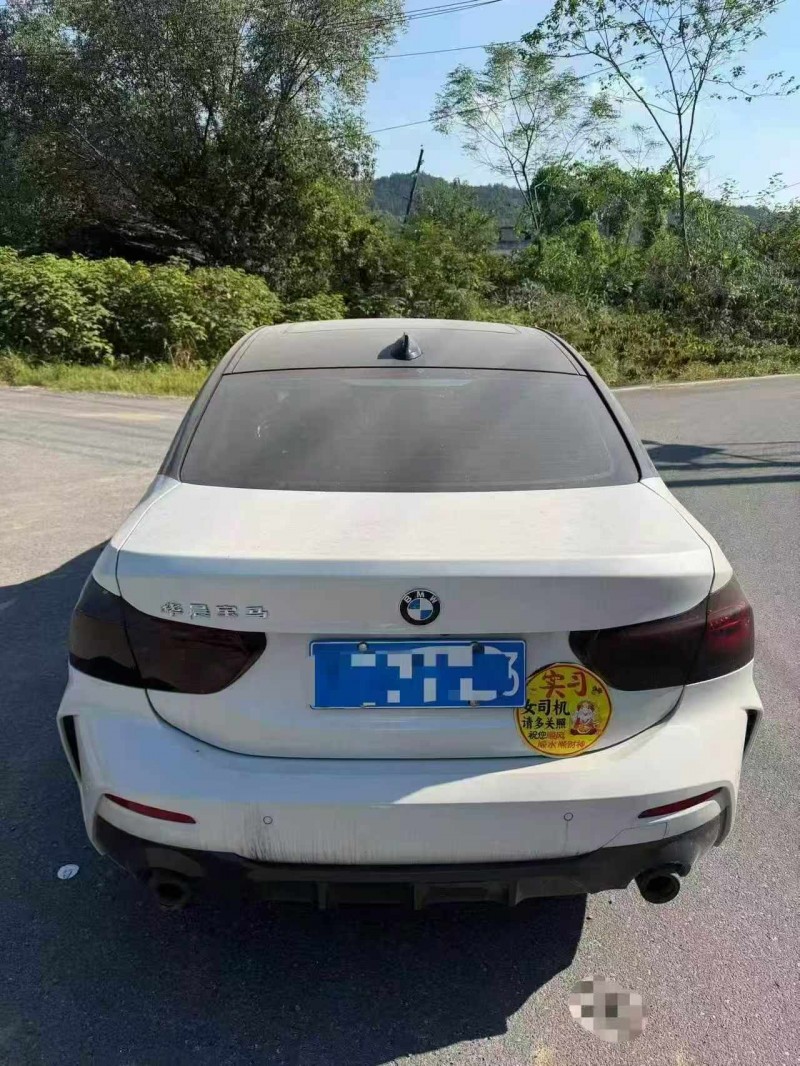 赣州21年宝马1系9