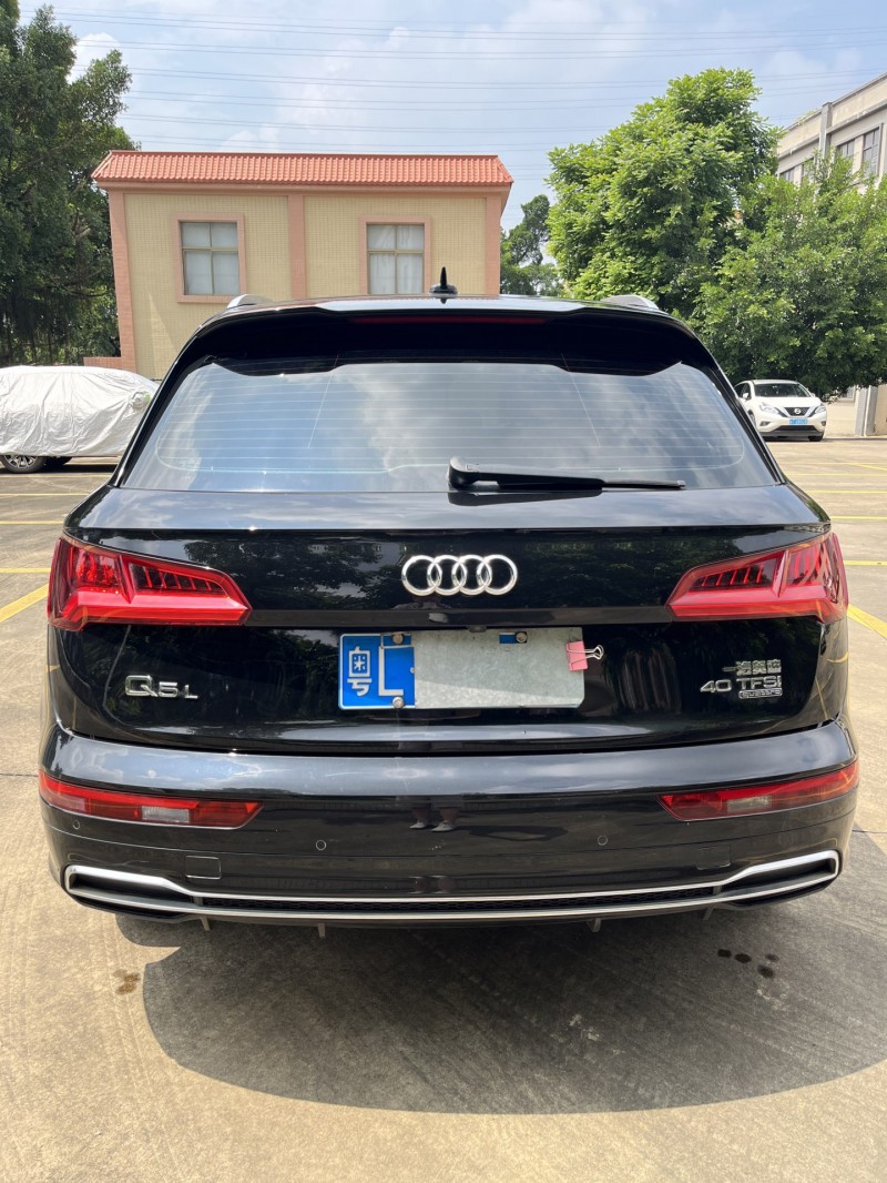 中山19年奥迪Q59