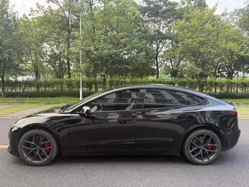 广州23年特斯拉MODEL 33