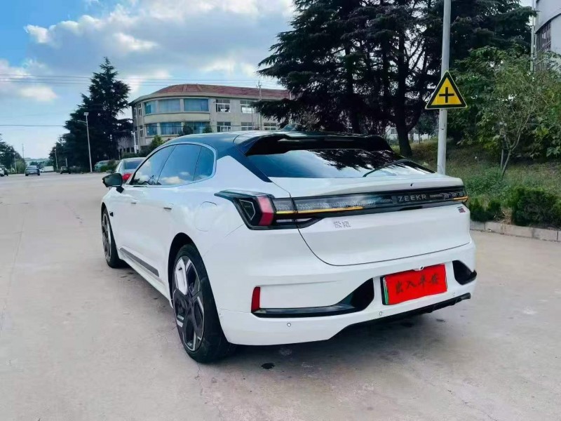 枣庄23年极氪汽车0018