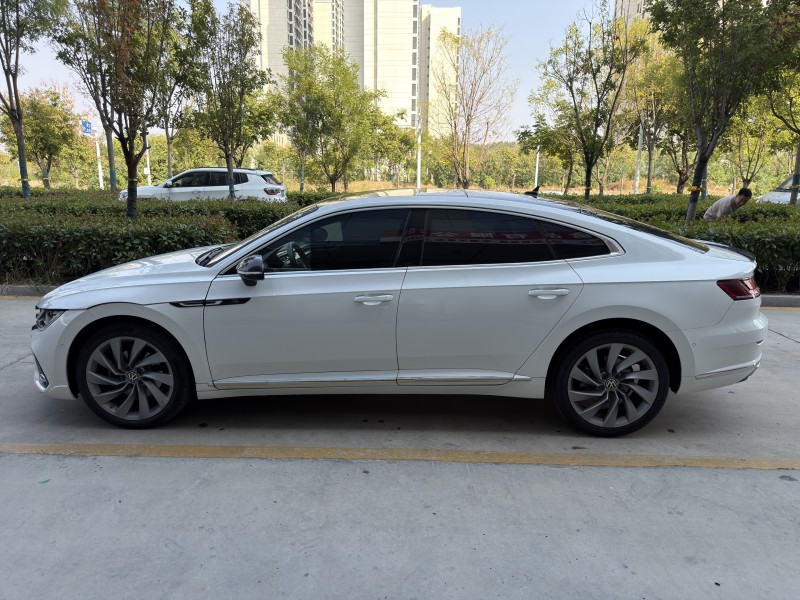 济宁25年大众CC5
