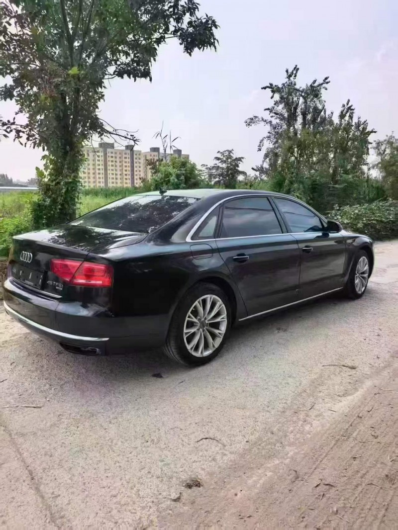 青岛12年奥迪A8L9