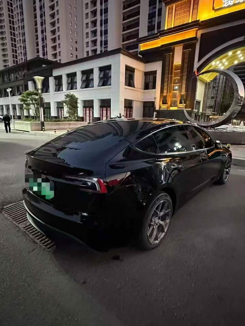 淄博24年特斯拉MODEL 37
