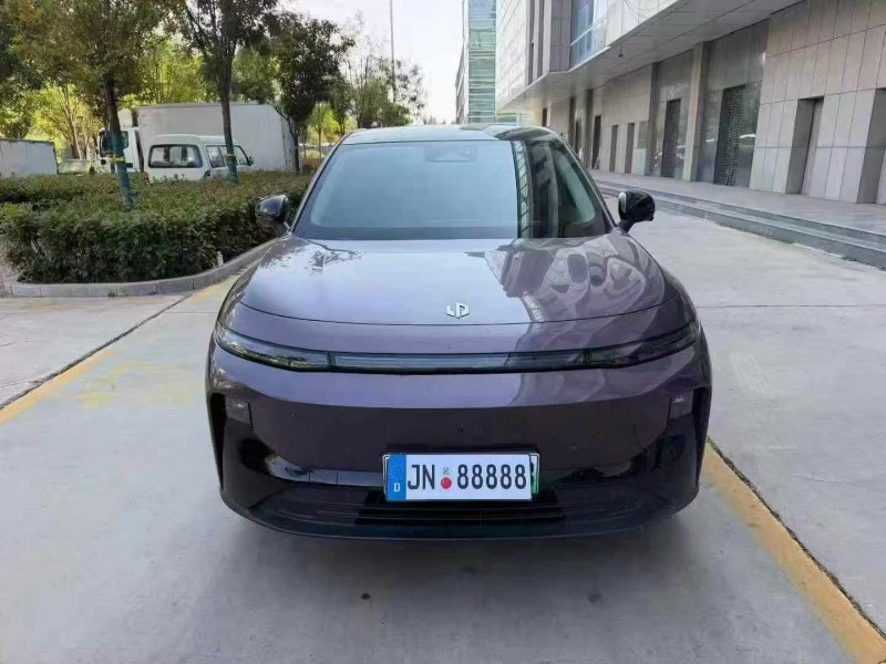 济宁25年零跑汽车B101
