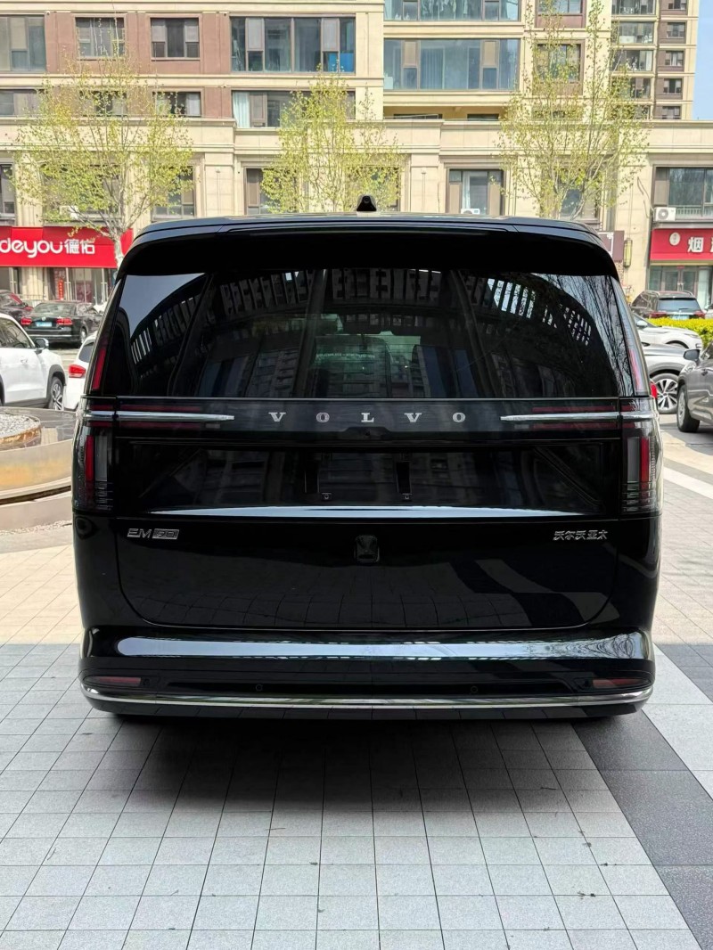 徐州25年沃尔沃EM909
