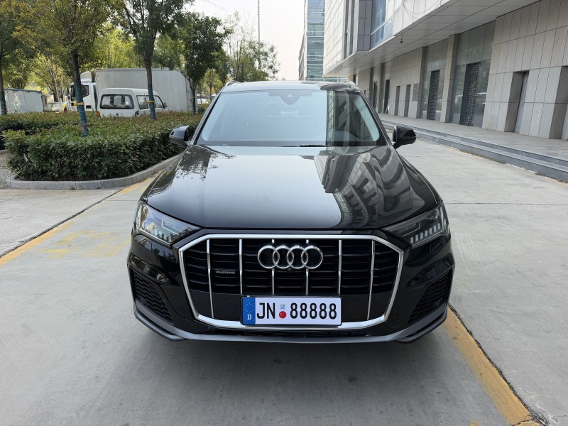 济宁21年奥迪Q71
