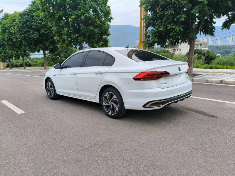 昭通24年大众宝来8