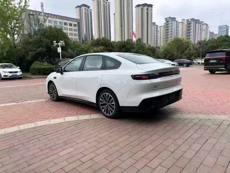 襄阳26年零跑汽车B017