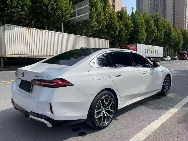 安阳25年宝马I58