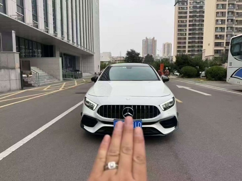 东营19年奔驰傲旋1