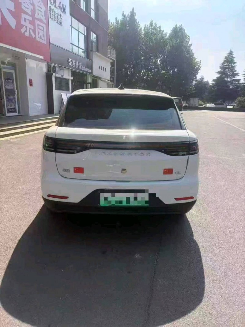 济宁24年零跑汽车C112