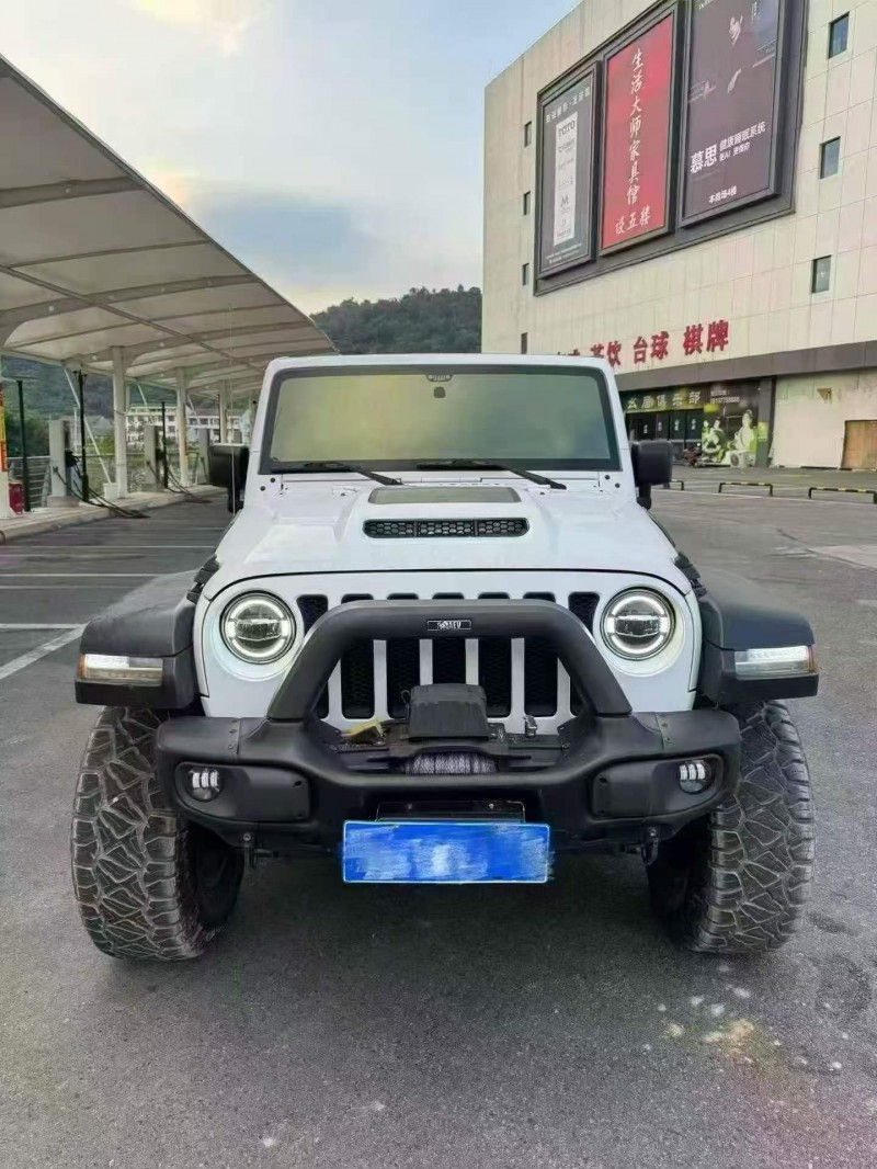潍坊17年Jeep牧马人1