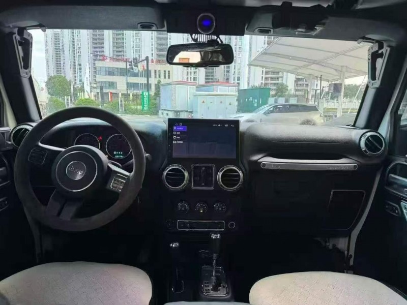 潍坊17年Jeep牧马人5