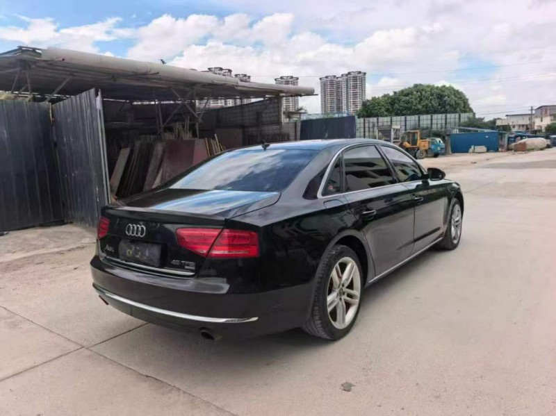 南宁13年奥迪A8L7