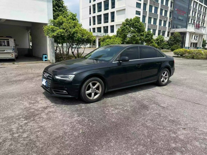 南宁14年奥迪A4L3