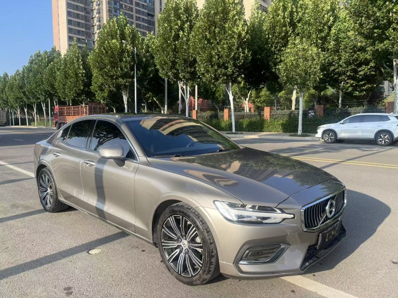 郑州22年沃尔沃S60L2