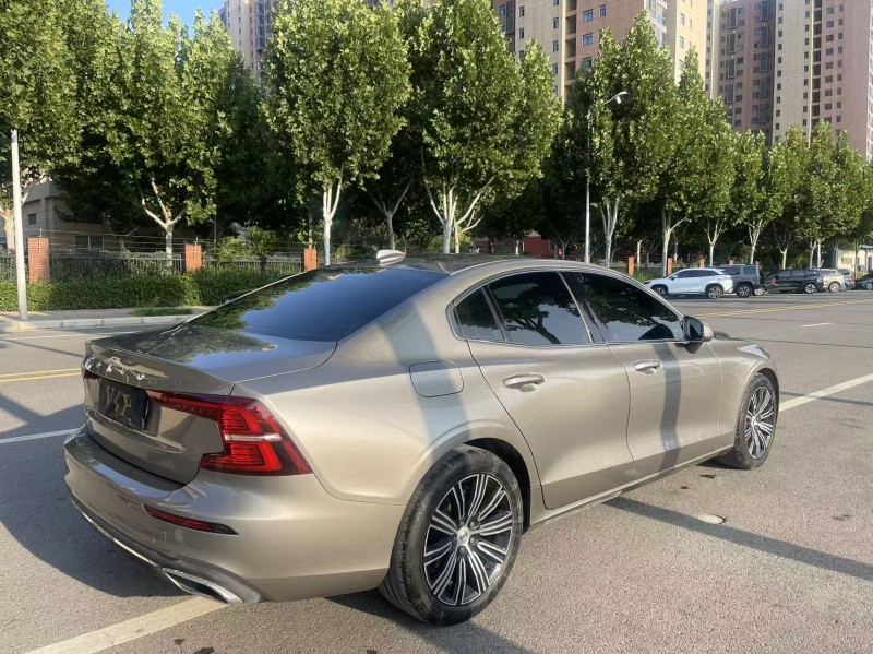 郑州22年沃尔沃S60L4