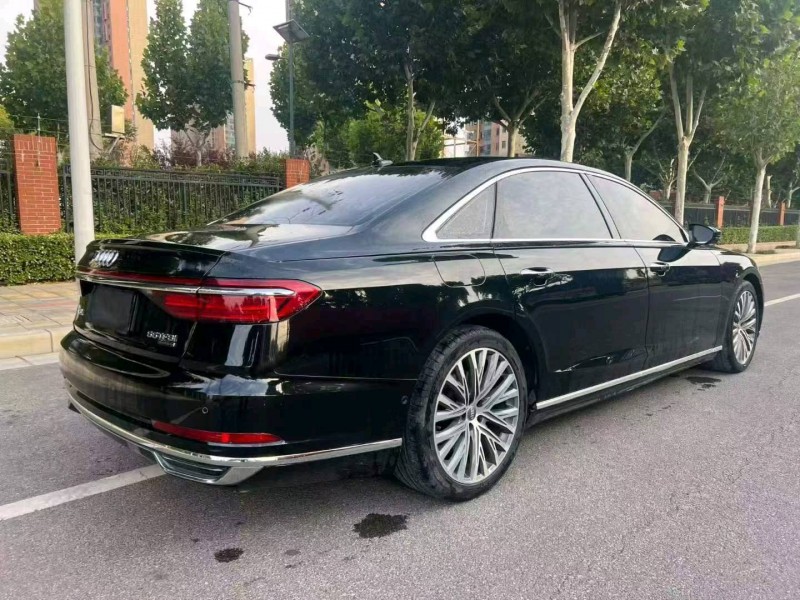 新乡20年奥迪A8L7