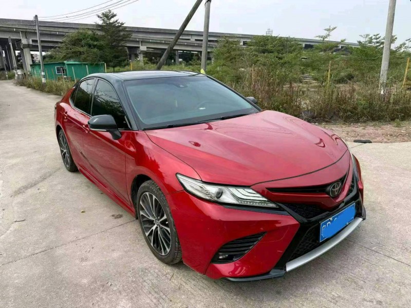中山19年丰田凯美瑞2