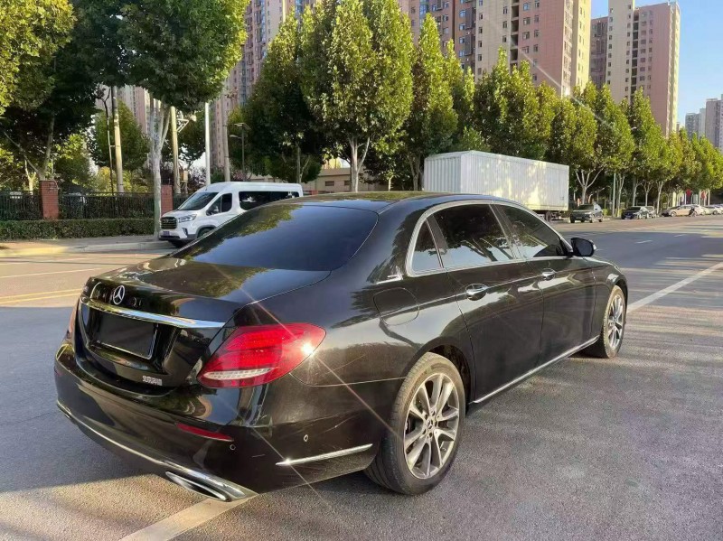 洛阳20年奔驰E8