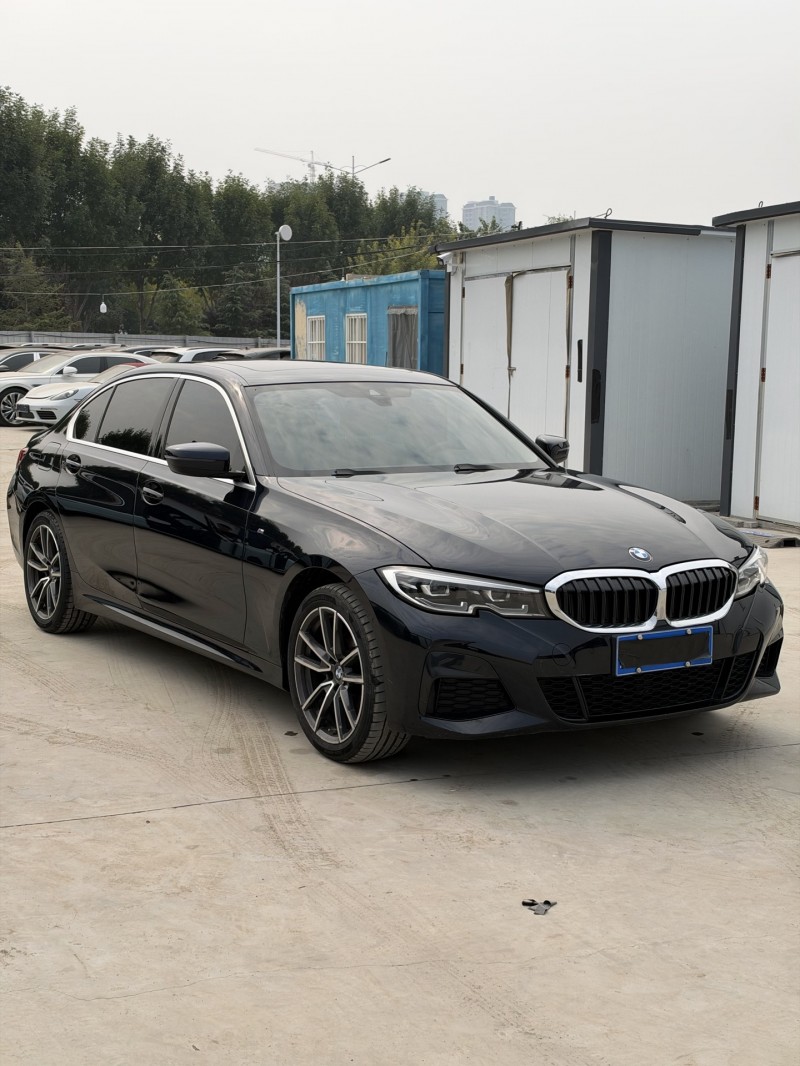 新乡22年宝马3系2
