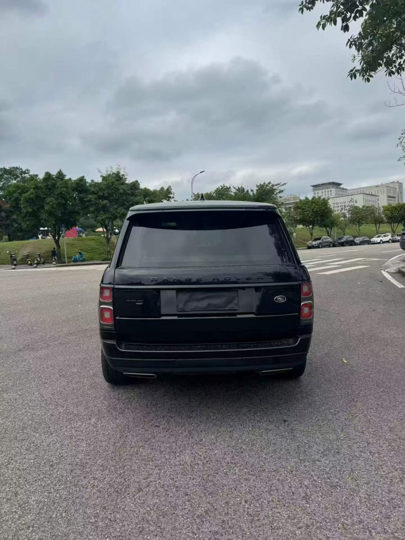 重庆22年路虎揽胜行政9