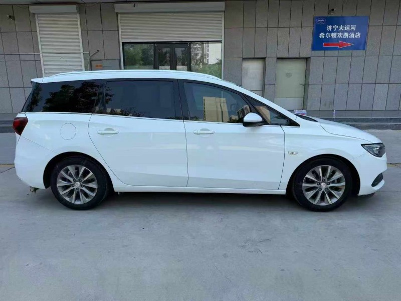 济宁21年别克GL69