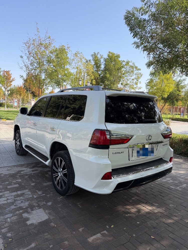 唐山15年雷克萨斯LX9