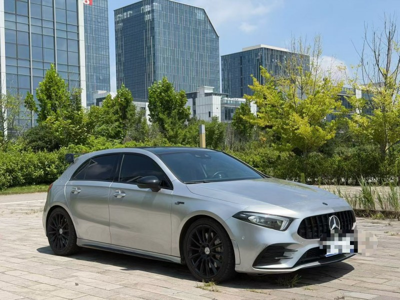 青岛22年奔驰AMG3