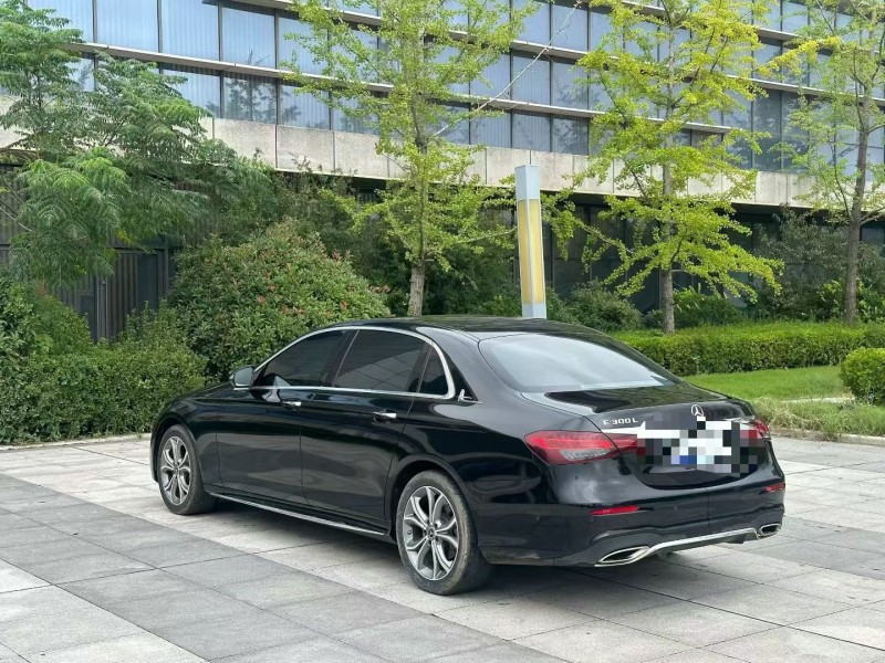 青岛20年奔驰E8
