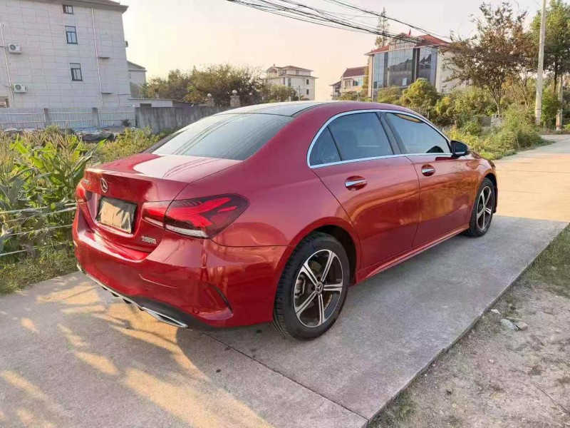 金华23年奔驰A8