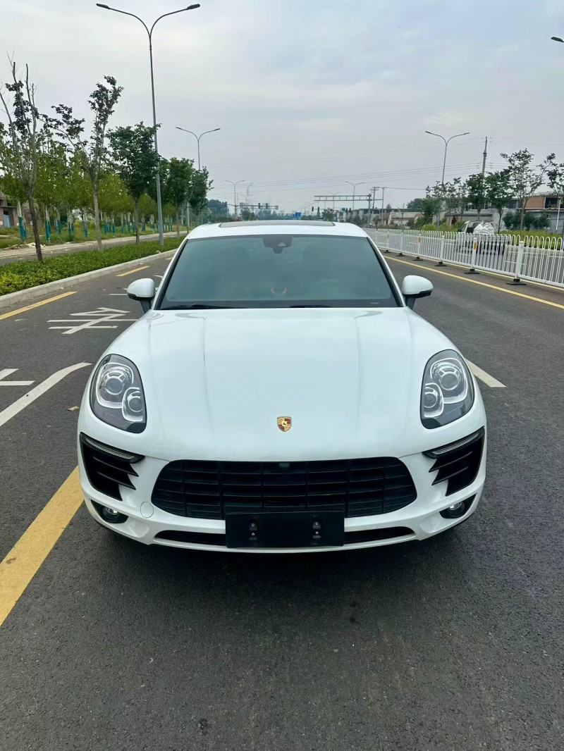 临沂17年保时捷Macan1