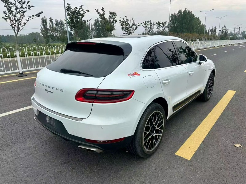 临沂17年保时捷Macan7