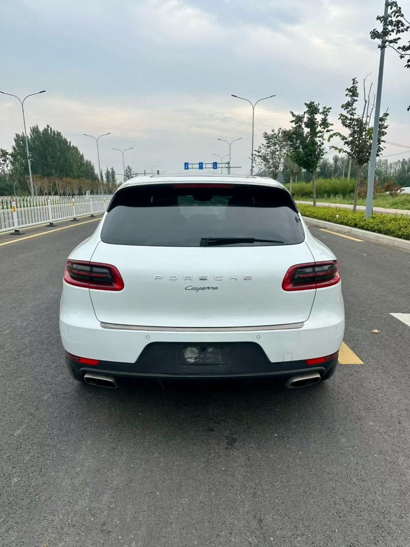 临沂17年保时捷Macan9