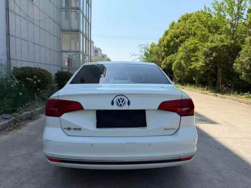 无锡17年大众宝来8