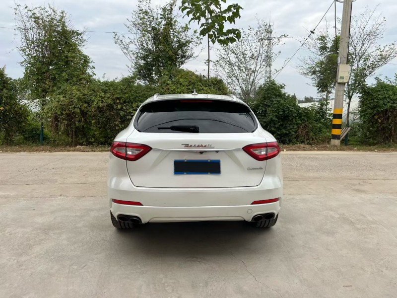 徐州17年玛莎拉蒂Levante9