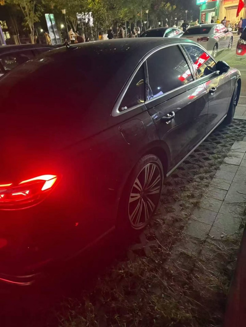 深圳25年奥迪A8L8
