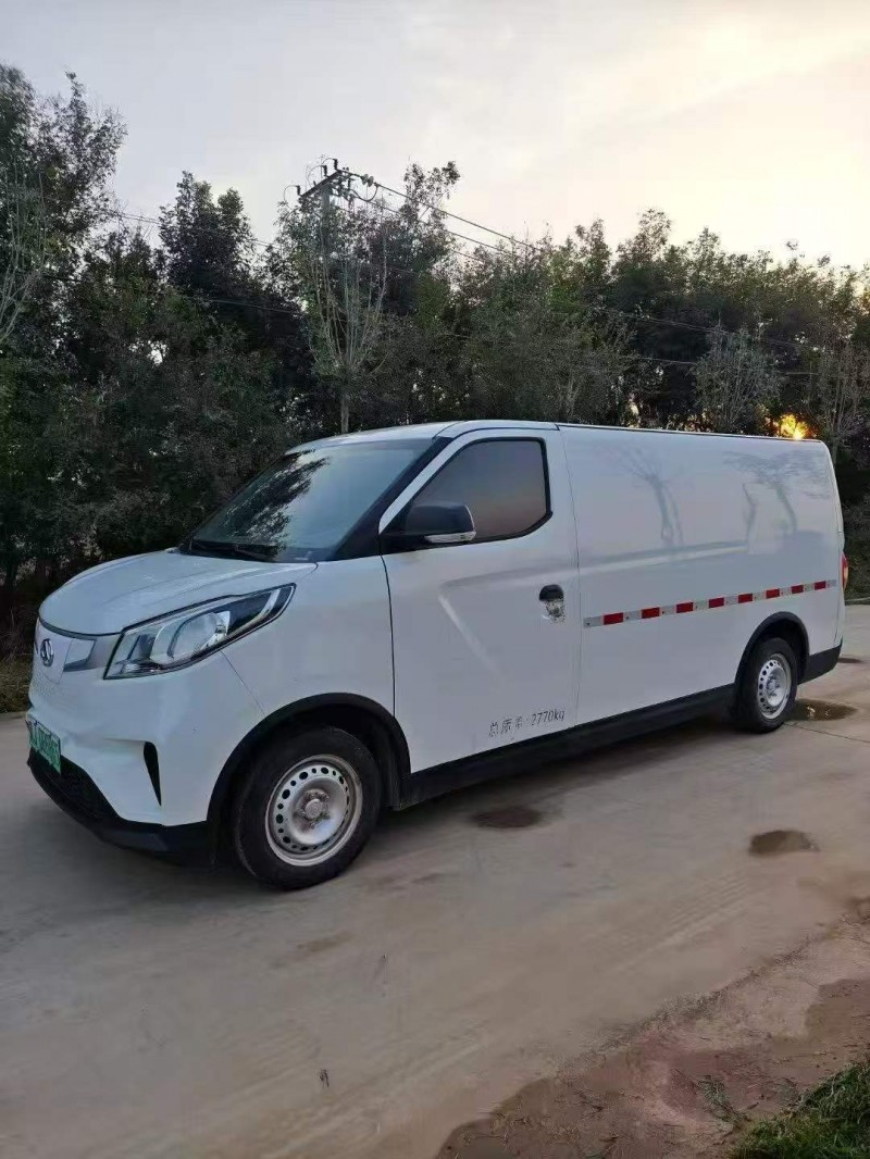 东营24年大通EV30L3