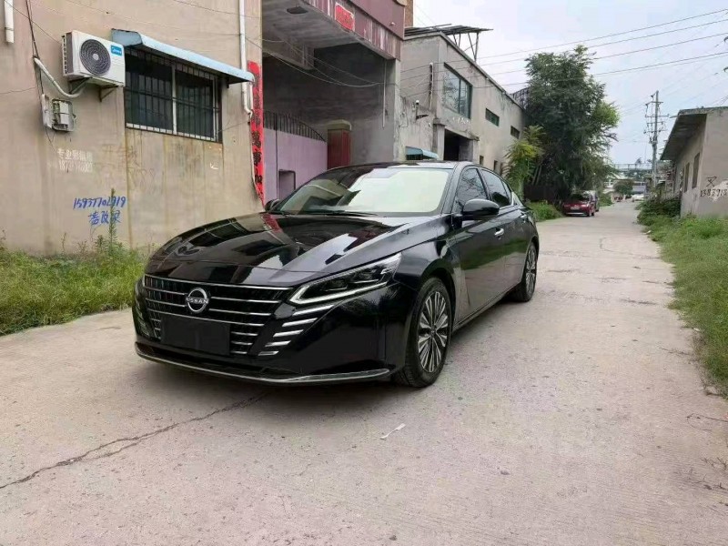 新乡24年日产天籁3