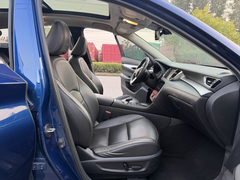 济宁20年英菲尼迪QX508