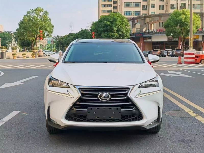 广州17年雷克萨斯NX1